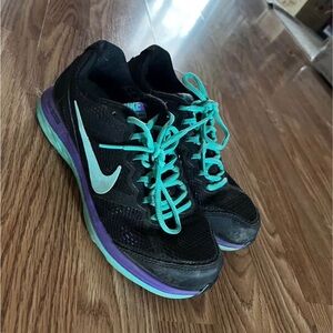 Nike Women's Black and Teal Athletic Shoes
